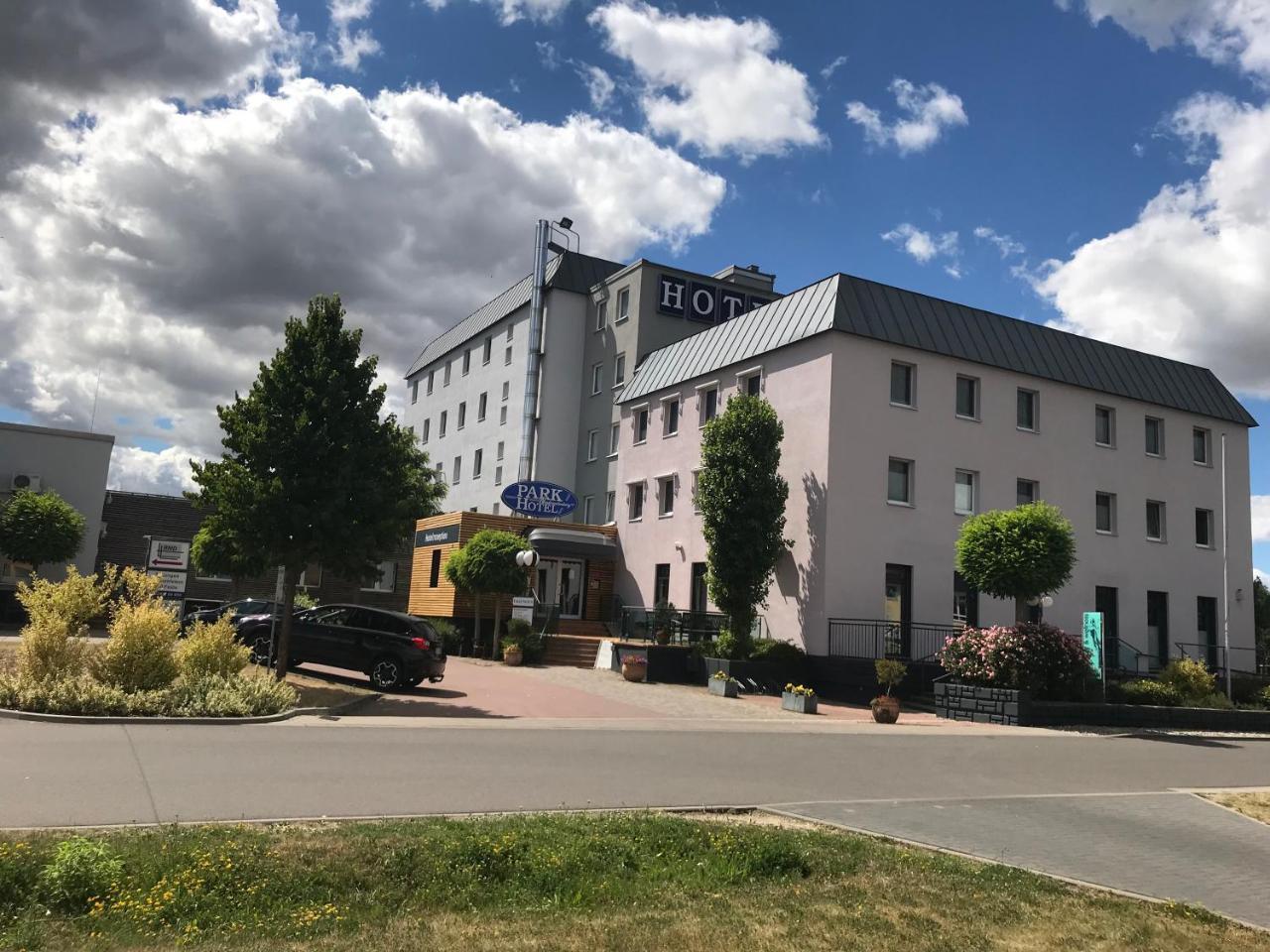 Parkhotel Neubrandenburg Exterior foto